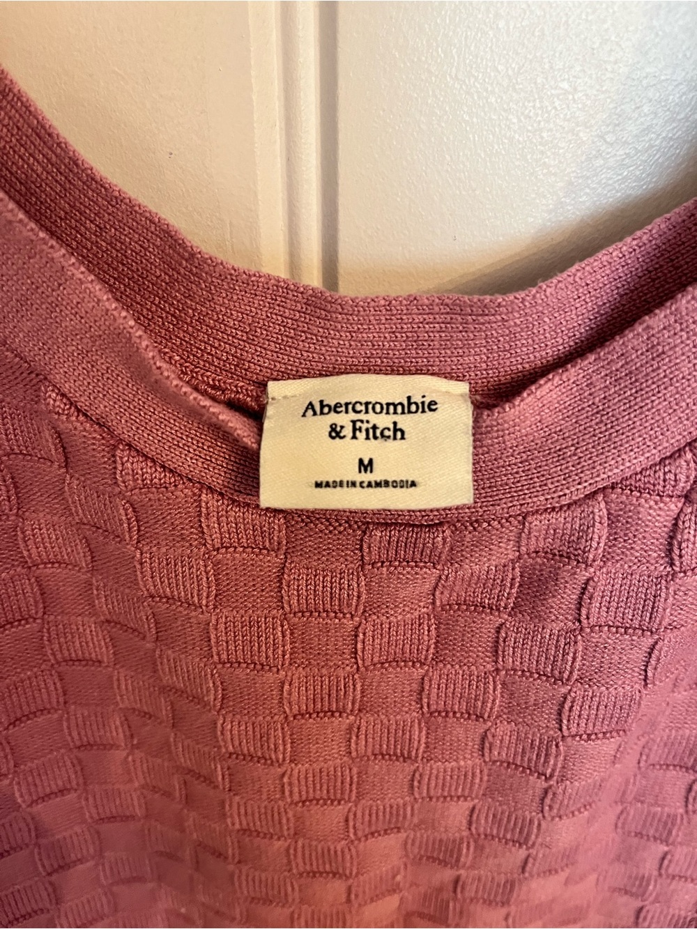 Abercrombie & Fitch Rose-Pink Textured Knit Tank - Medium - Picture 2 of 4